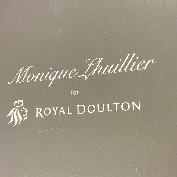 Monique Lhuillier for Royal Doulton pair of wine glasses NIB - Picture 8 of 10